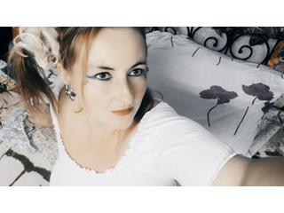 Klikkelj es beszélgess a modellel GeileKory