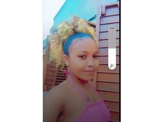 Klikkelj es beszélgess a modellel Orinah