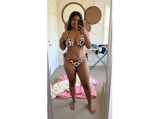 Klikkelj es beszélgess a modellel MikaMew