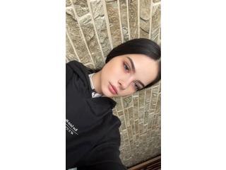 Klikkelj es beszélgess a modellel Myrka_luna